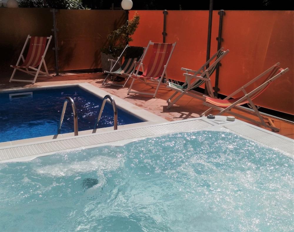 רימיני Hotel Prestige מראה חיצוני תמונה
