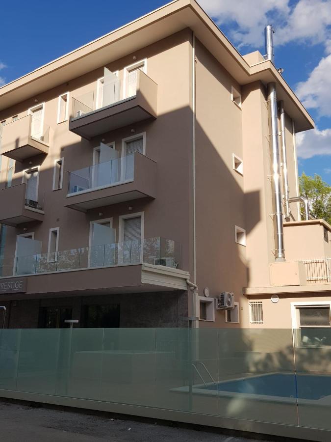 רימיני Hotel Prestige מראה חיצוני תמונה