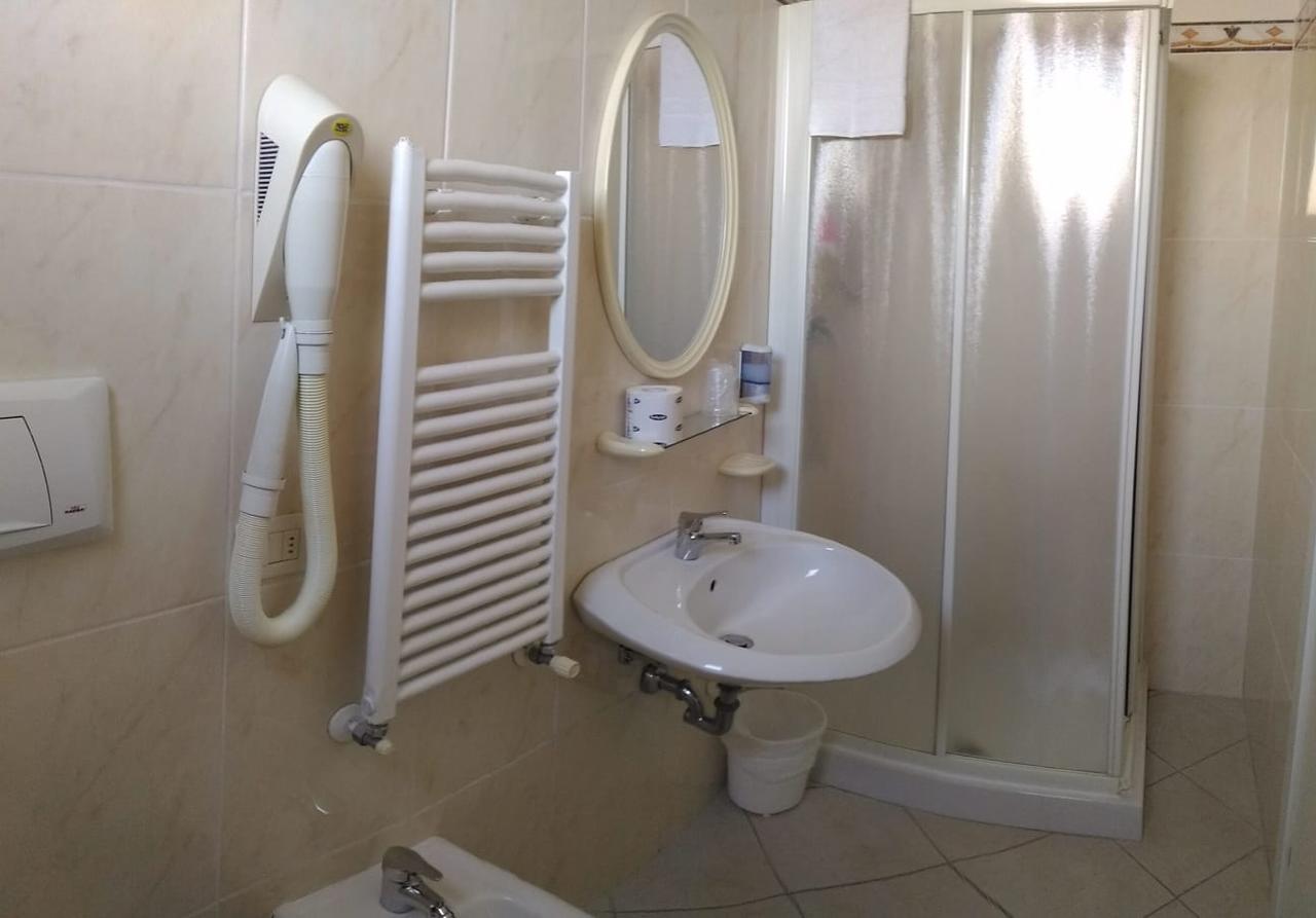 רימיני Hotel Prestige מראה חיצוני תמונה